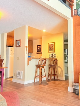 Eagle Summit Collection,3235 Meridian Blvd,3 star
