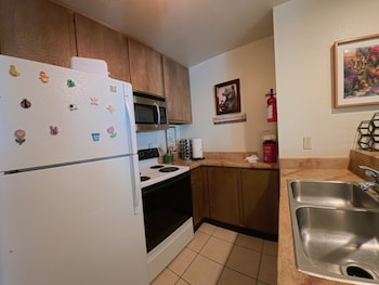Eagle Summit Collection,3235 Meridian Blvd,3 star