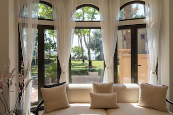 Samaya Holiday Homes - Luxury Villa,,4 star