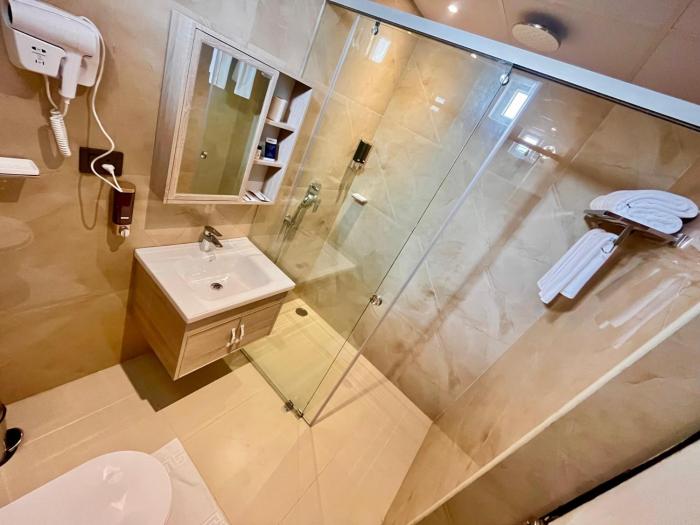 hotel grand continent premier banjara hills hyderabad