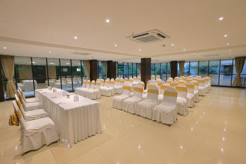 hotel grand continent premier banjara hills hyderabad