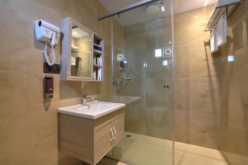 hotel grand continent premier banjara hills hyderabad