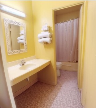 Budget Motel Granite City/St Louis Area,3220 W Chain Of Rocks Rd,2 star