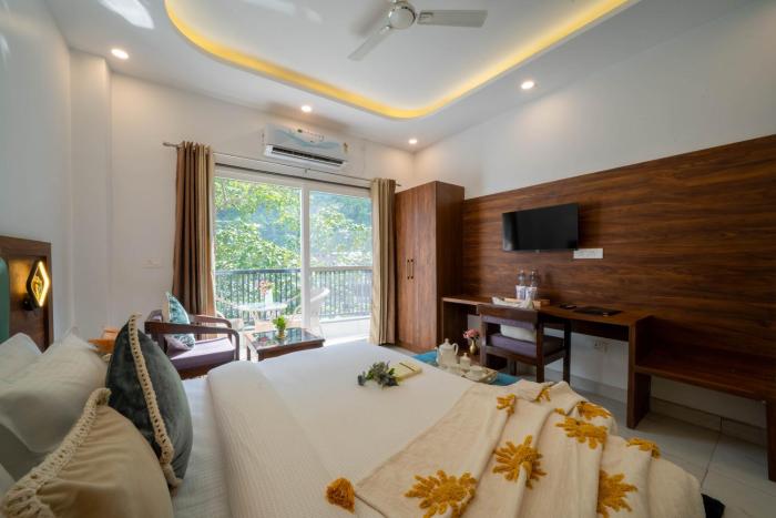 perfectstayz premium mystic falls near secret waterfall