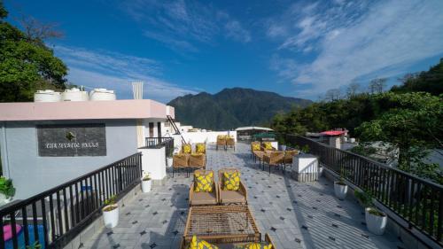 perfectstayz premium mystic falls near secret waterfall