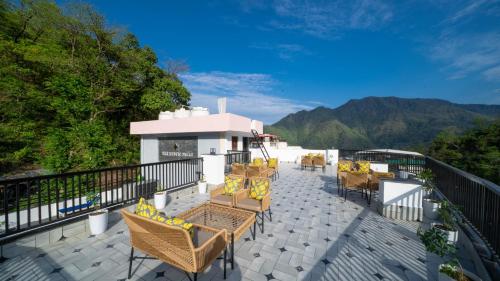 perfectstayz premium mystic falls near secret waterfall