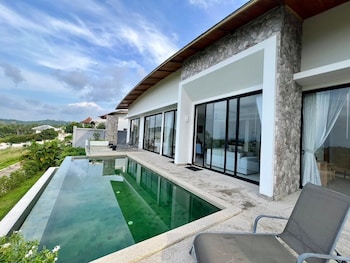 Michel Tropical Seaview Pool Villas,,3 star