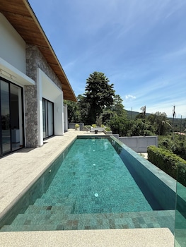 michel tropical seaview pool villas