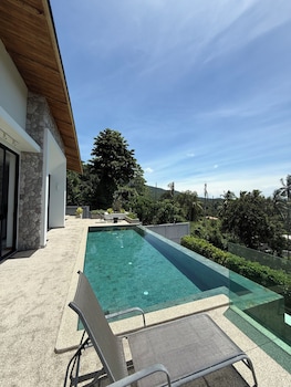 michel tropical seaview pool villas