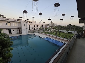 hotel divine banaras