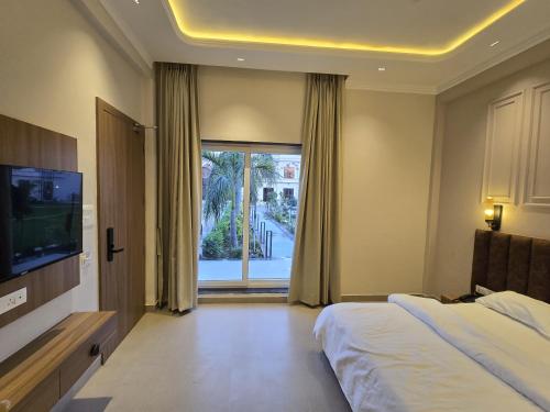 Hotel Divine Banaras,,2 star