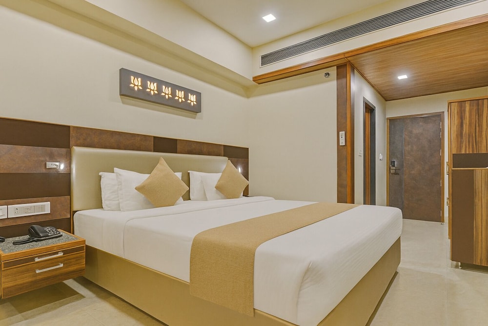 hotel mandovin a premium hotel in udaipur