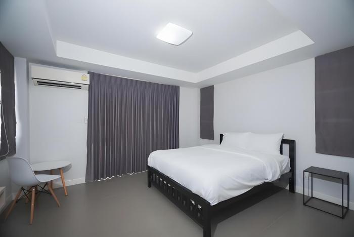 mitr inn mrt samyot station the grand