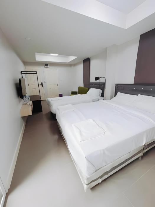 mitr inn mrt samyot station the grand