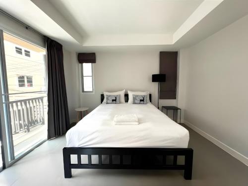 mitr inn mrt samyot station the grand