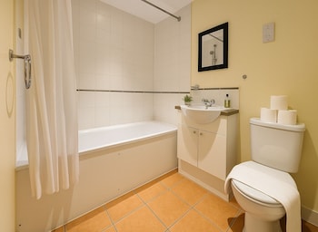 modern 2 bed flat heart of wembley
