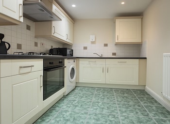 modern 2 bed flat heart of wembley