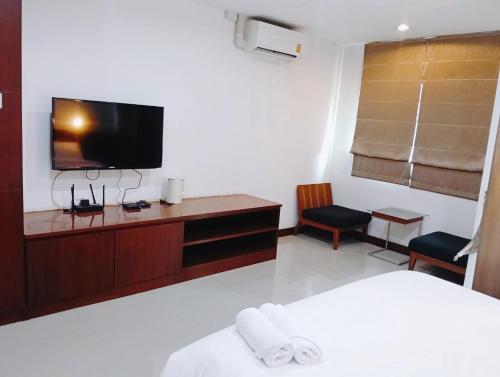 yon inn sukhumvit 4 bts nana