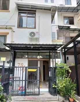 mitr inn sukhumvit 2 bts nana