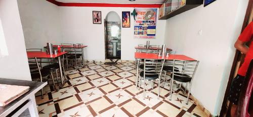Satkar Hotel And Restuarant,,2 star