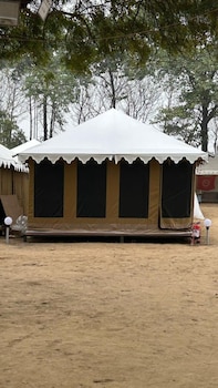 camp om riverside retreat