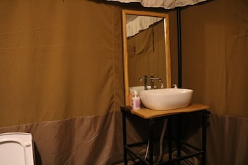 camp om riverside retreat