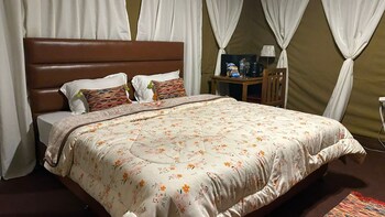 camp om riverside retreat