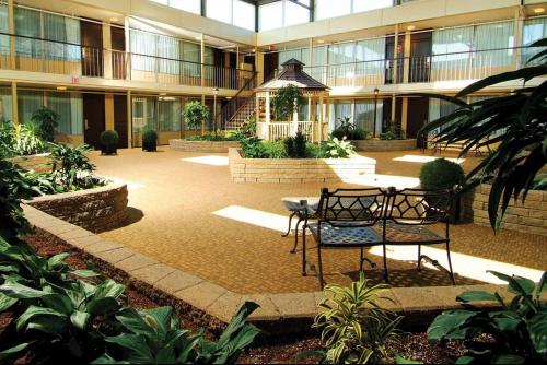 skyline hotel and waterpark