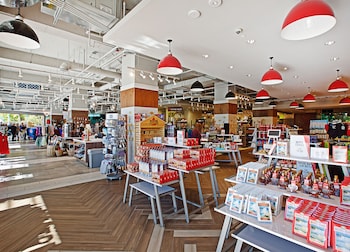 skyline hotel and waterpark