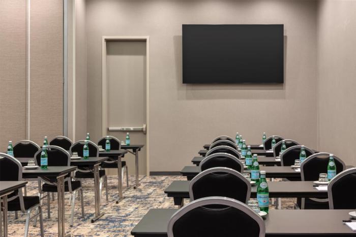 hilton garden inn wichita airport