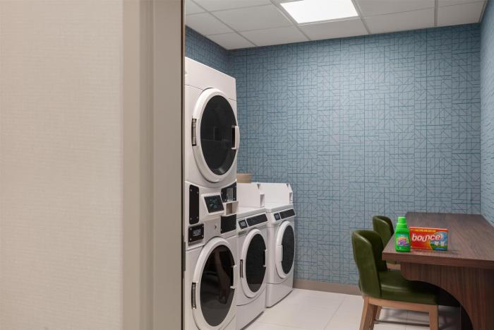 hilton garden inn wichita airport