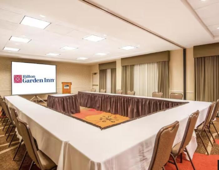 hilton garden inn wichita airport