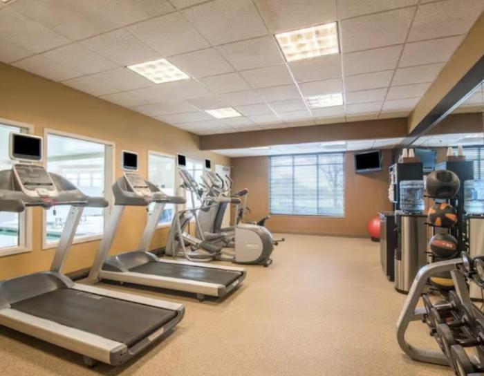 hilton garden inn wichita airport