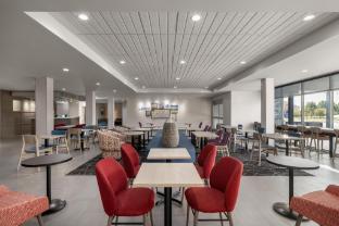 home2 suites by hilton muncie