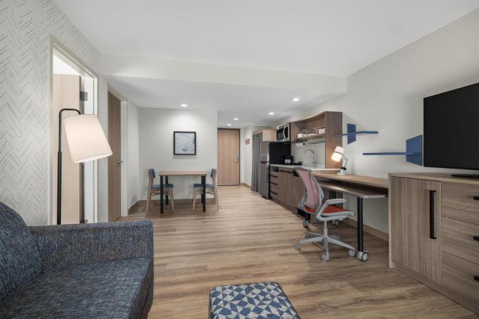 home2 suites by hilton muncie
