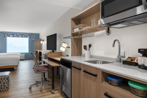 home2 suites by hilton muncie