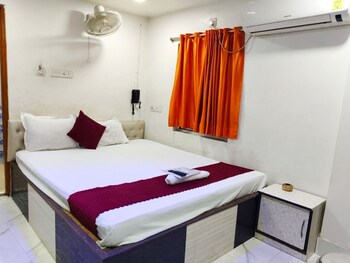 Hotel Palace- Near Ruby Hospital,,2 star