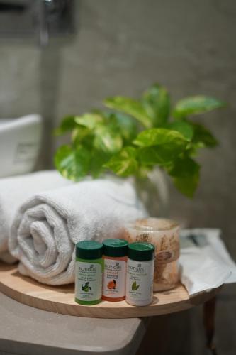 ira retreat varanasi