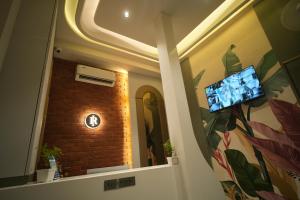 ira retreat varanasi