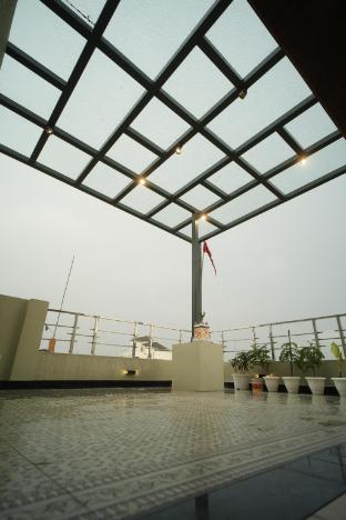 ira retreat varanasi