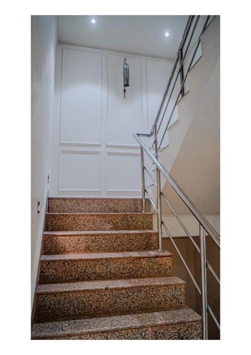 ira retreat varanasi