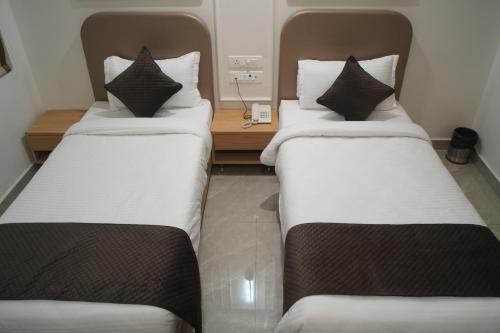 Ira Retreat Varanasi,,3 star