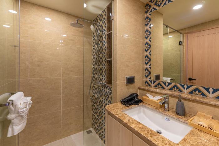 the ozone residences bangtao