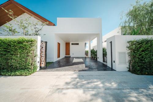 the ozone residences bangtao