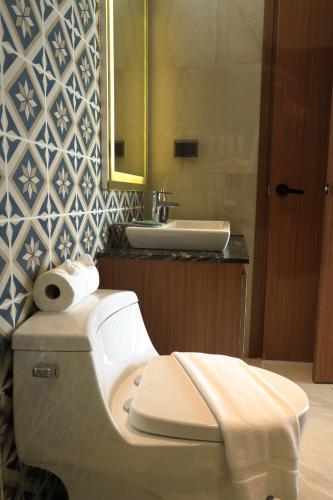 the ozone residences bangtao