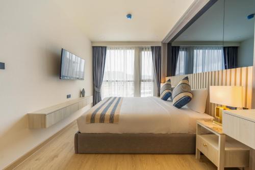 the ozone residences bangtao