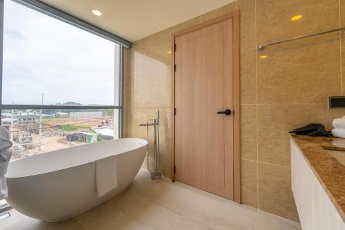 the ozone residences bangtao