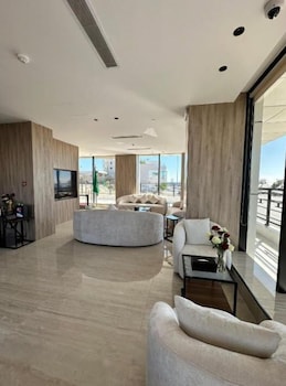 Hyatt Town 4,King Abdullah Rd, Al Balad, Umluj 48321,0 star