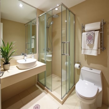 hotel urban royale near igi airport