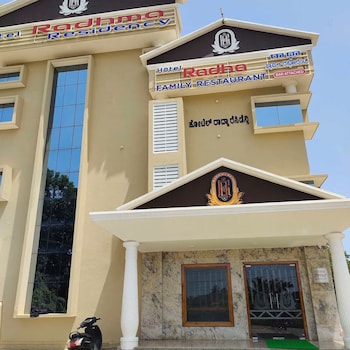 hotel radhma residency